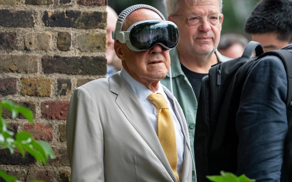 Foster + Partners uses VR to preview Queen Elizabeth II Memorial in St James's Park