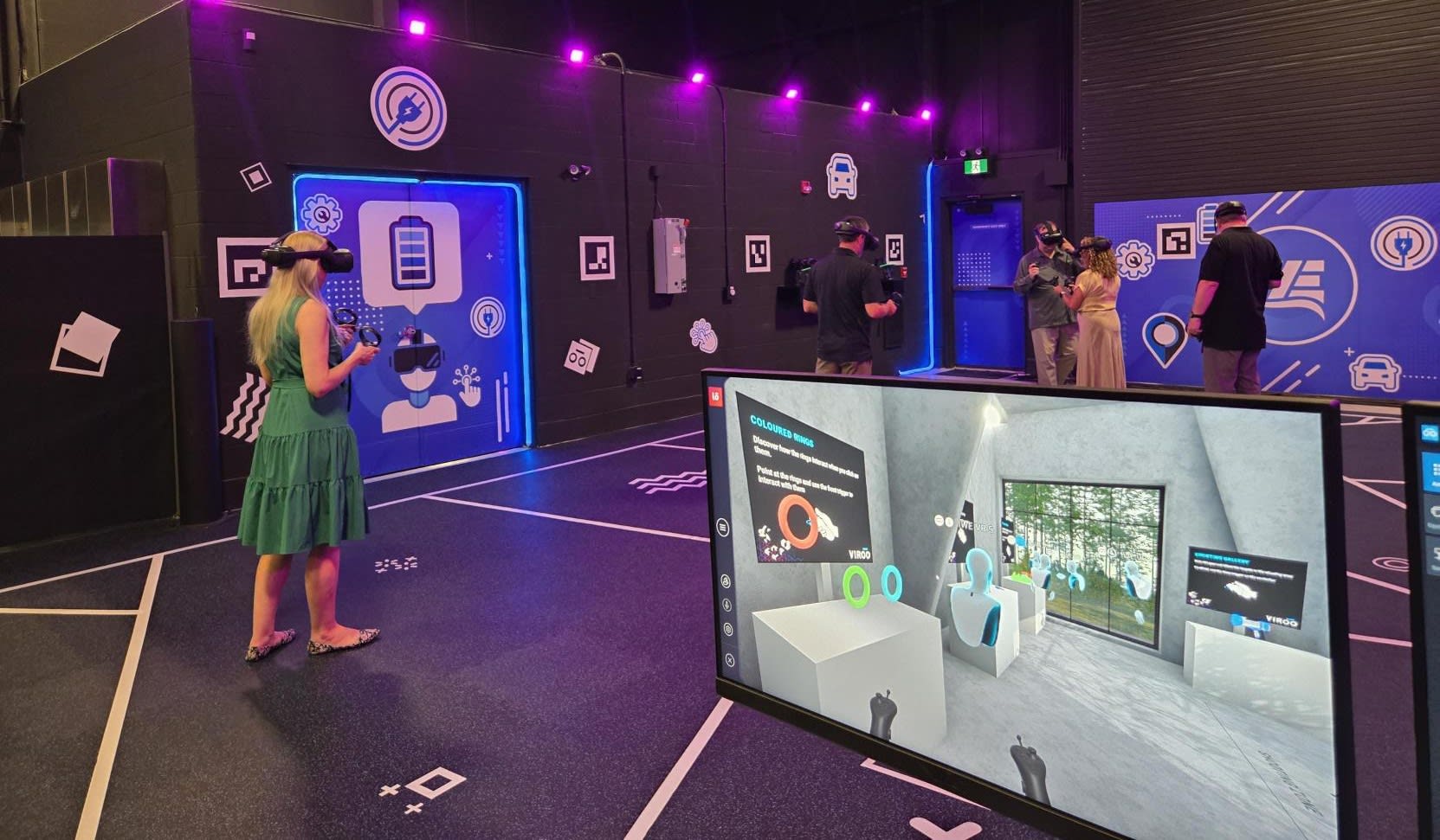 Battery Boost participants training in VIROO VR headsets at the Automobility and Innovation Centre, Windsor-Essex