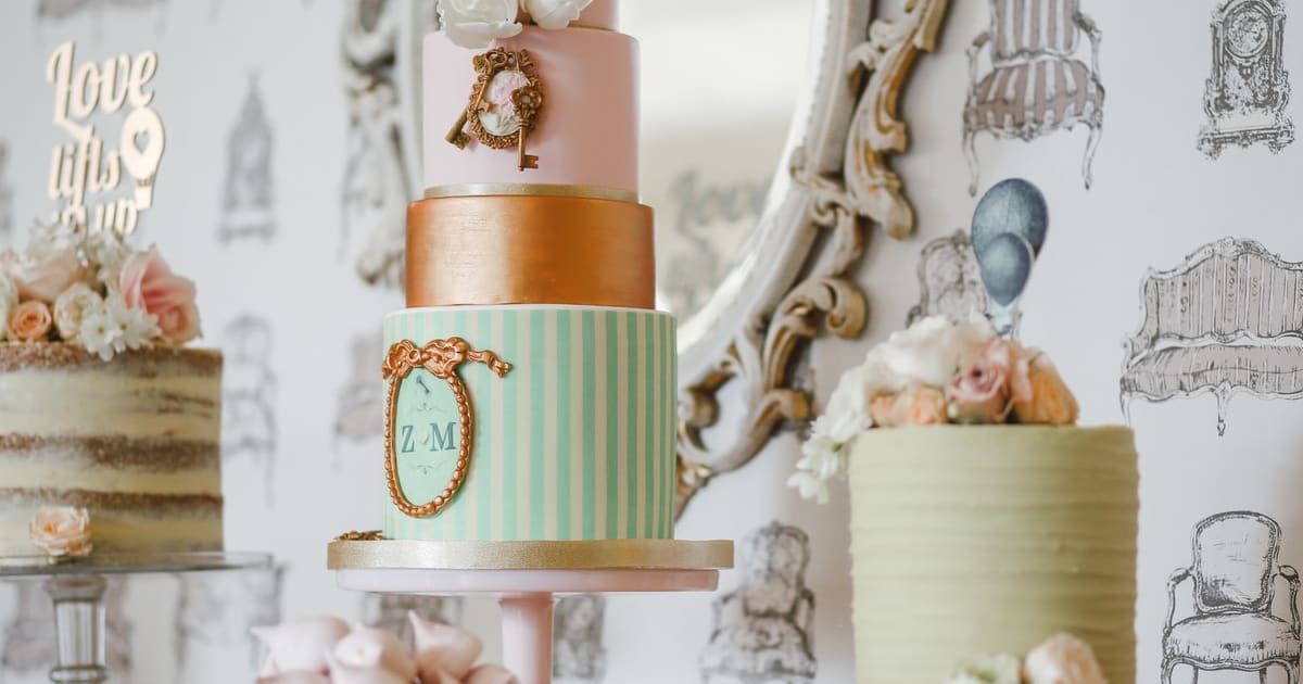 The 10 Best Wedding Cake Decorating Books Ever Written