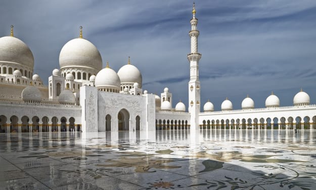 How to Spend a Luxury Vacation at Abu Dhabi