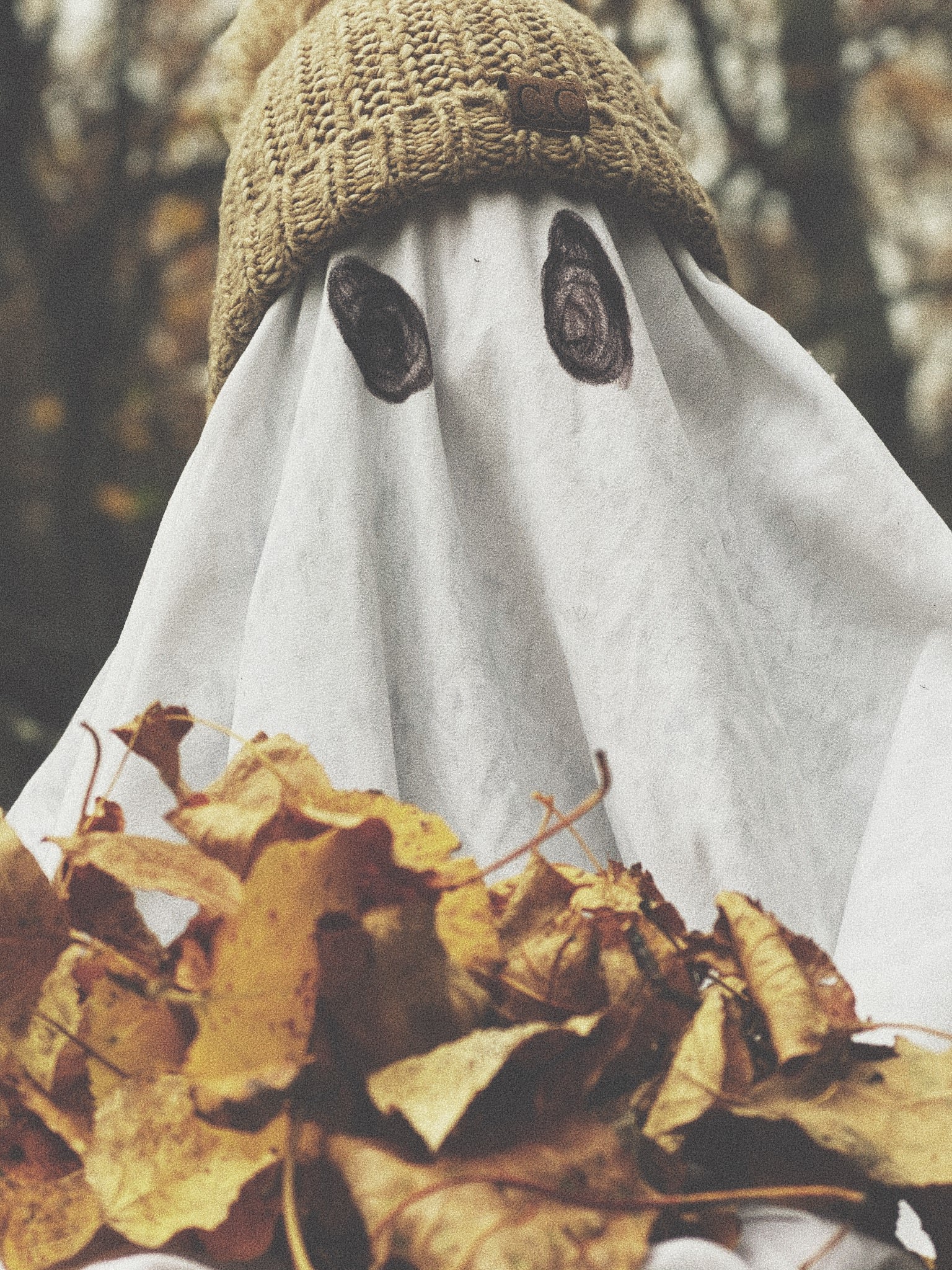 Ghost Photo Shoot: The Greatest Fall Trend Yet. | Photography