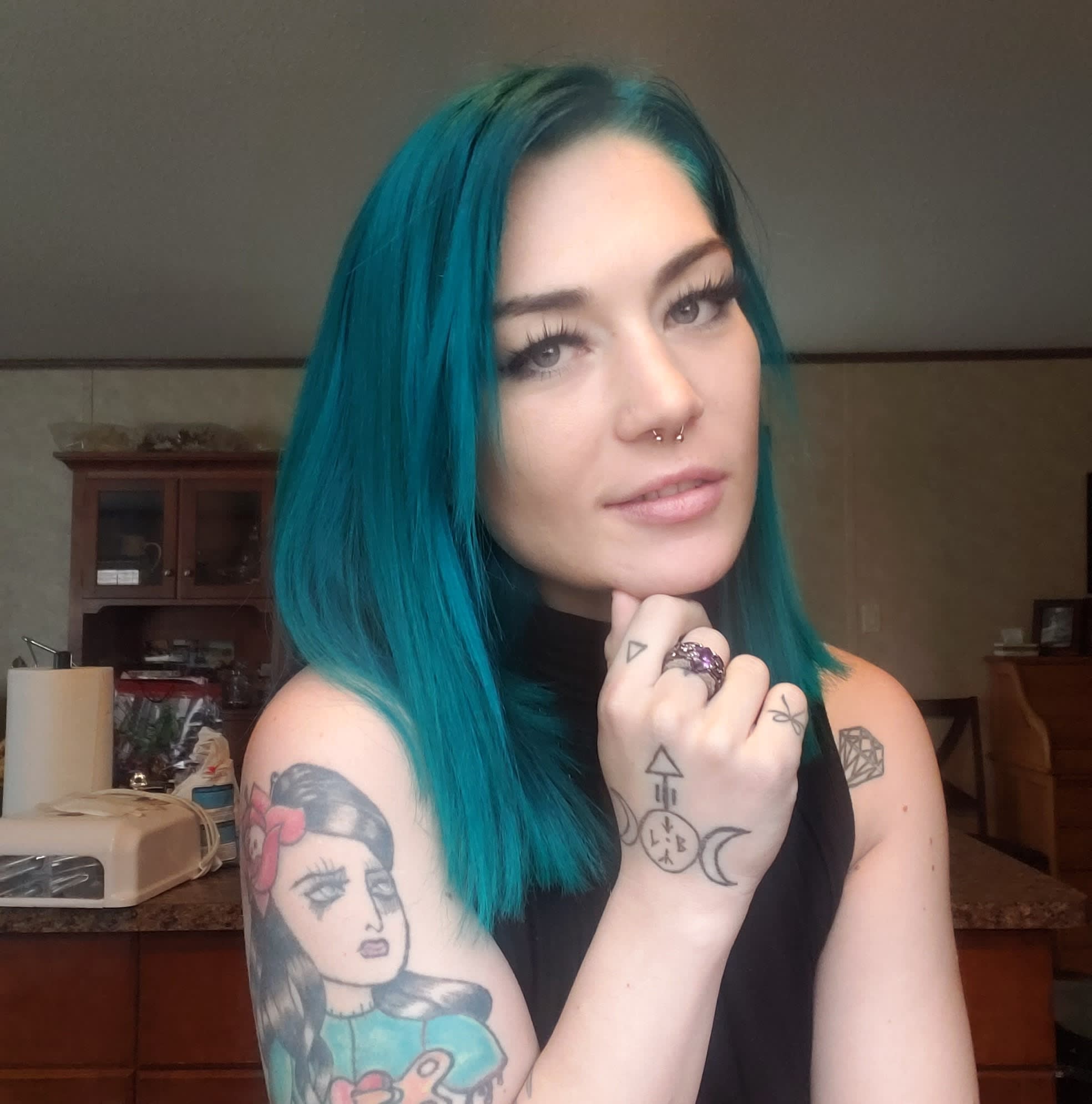 The girl with no arms Families