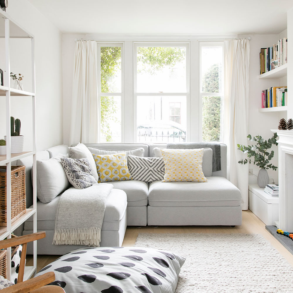 Tips on How to Maximize a Small Living Room Lifehack