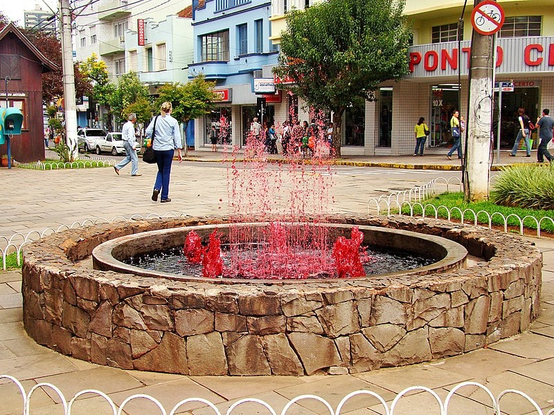 Il Villaggio - FUN FACTS ABOUT ITALY There is a free 24/7 fountain with red  wine in Central Italy! The fountain can be found in Caldari di Ortona.  Anybody can drink from