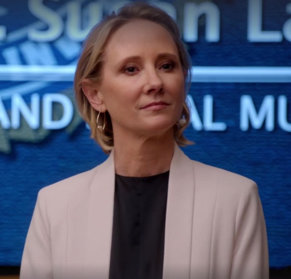 Villainess Review Dr. Susan Langdon (Quantico) Geeks