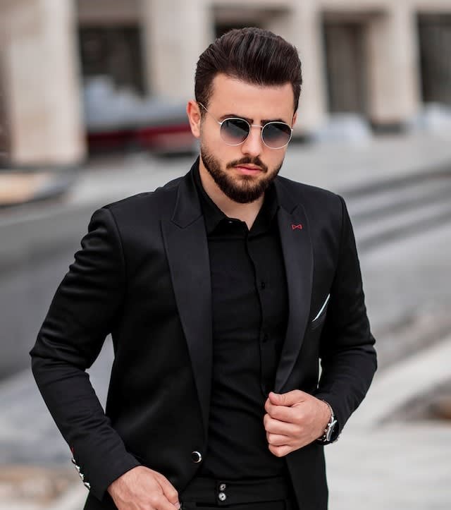 The Best Colors to Wear on a Date, According to Science Humans