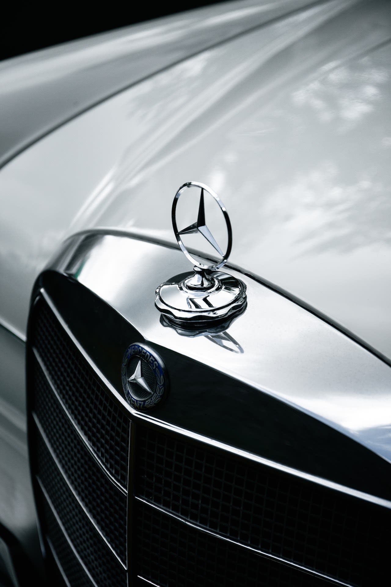 Mercedes-Benz: A History of Innovation and Iconic Luxury