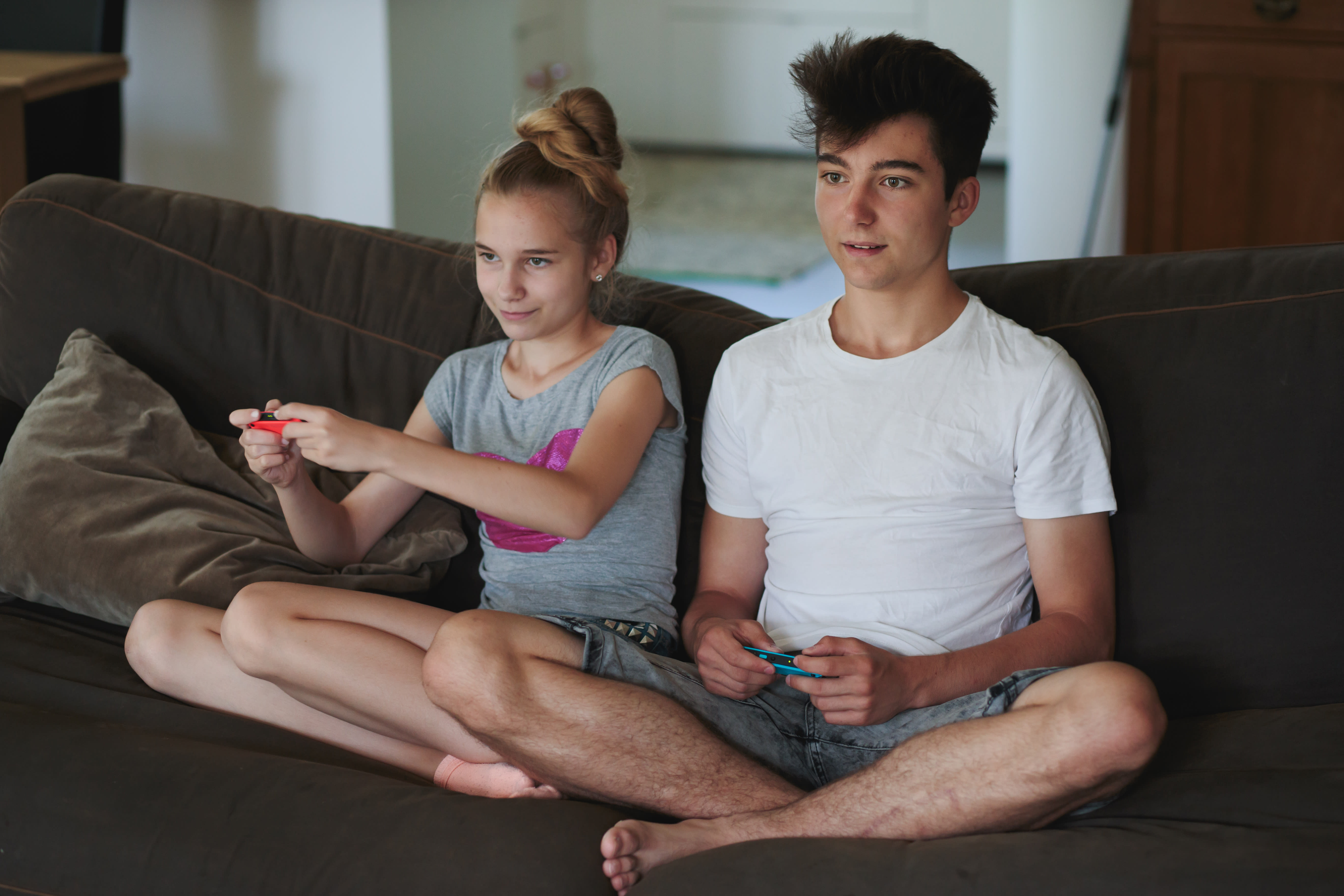 Positive & Negative Effects of Video Games on Children - EuroSchool