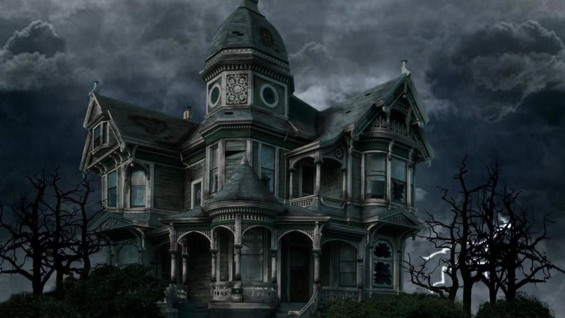 A group of strangers find themselves trapped in a haunted mansion