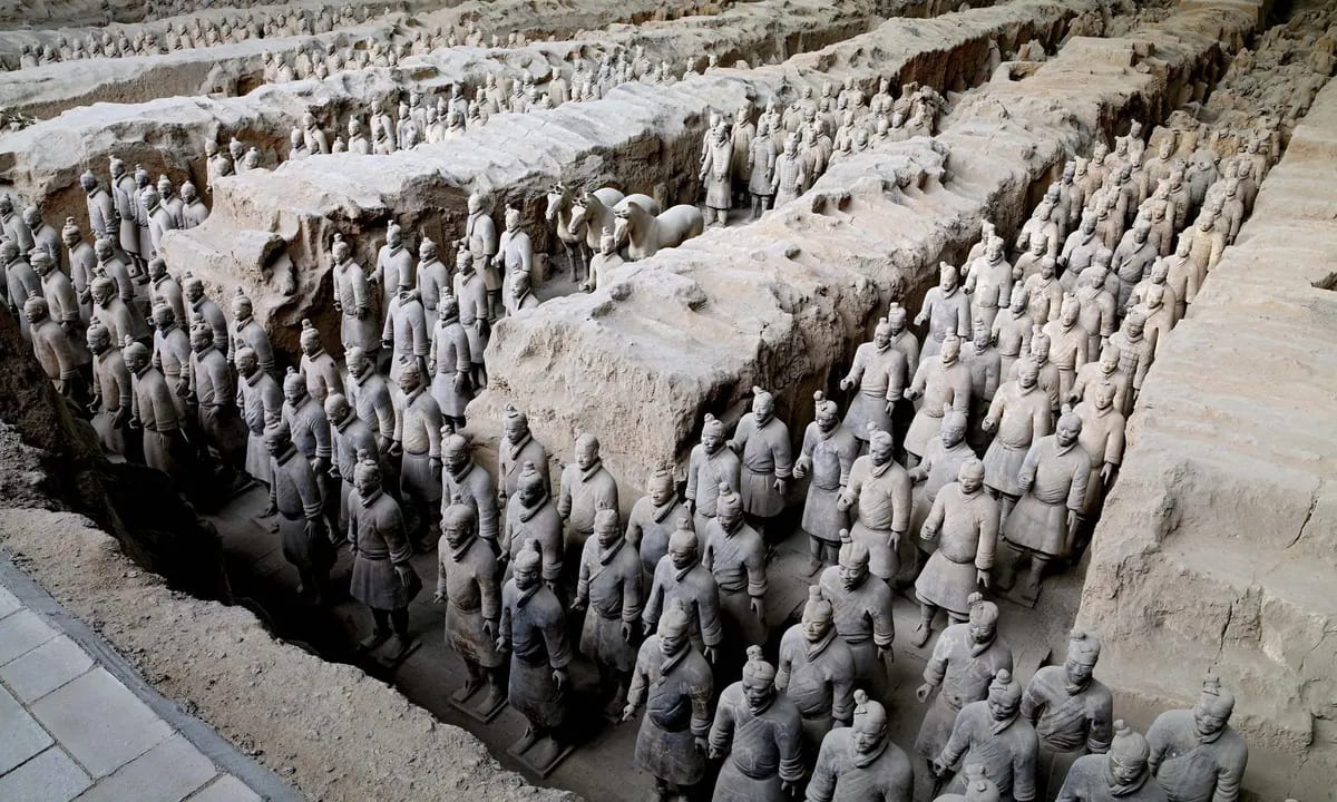 Archaeologists Are Afraid To Enter China's First Emperor's Tomb. | History