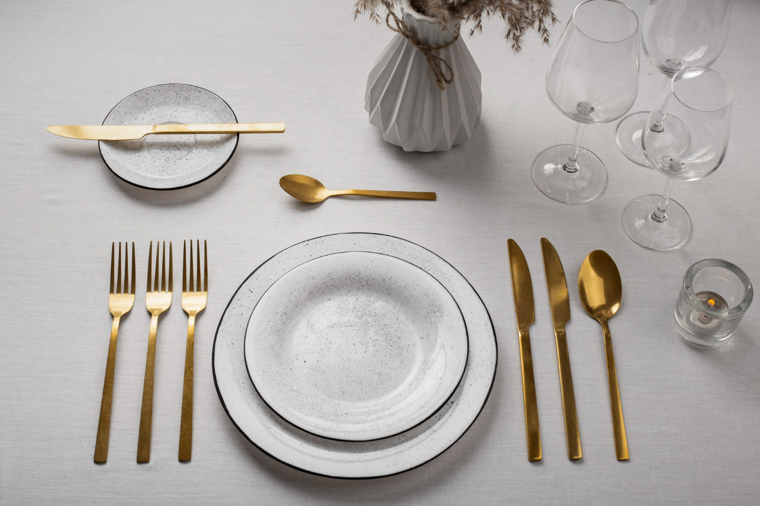 Setting the Table The Ultimate Guide to Buying Dinner Sets in the UAE