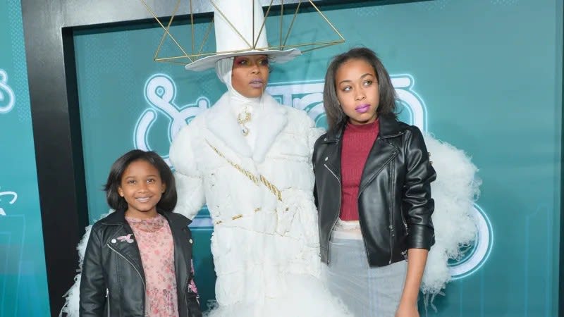 Unveiling the Bond: Erykah Badu and Her Siblings | Families - Vocal Media