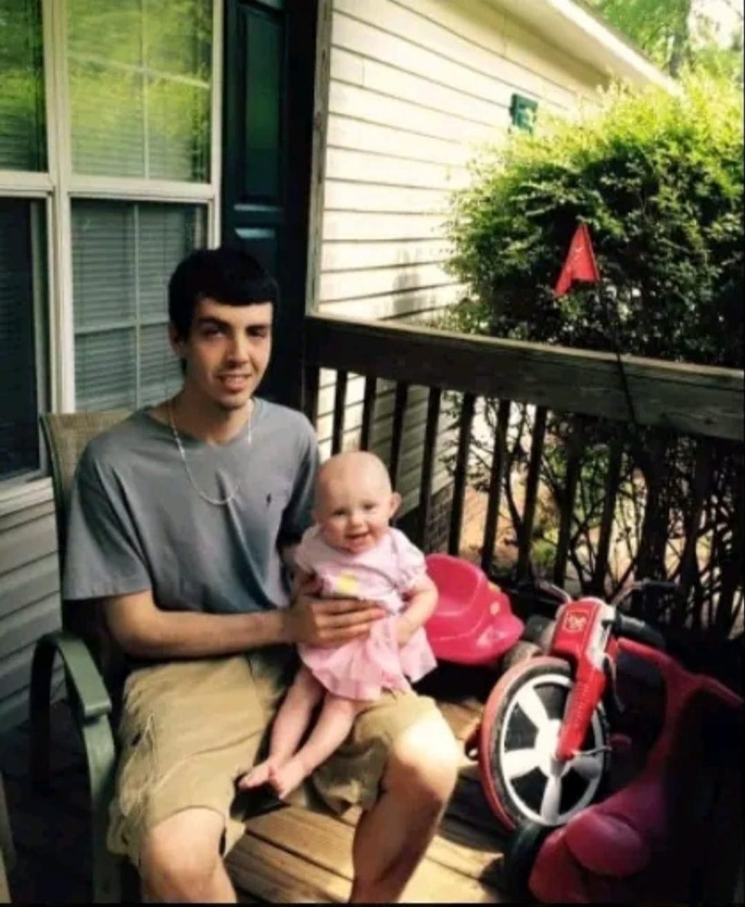 Mom, let me tell you what happened to me today! | Humans