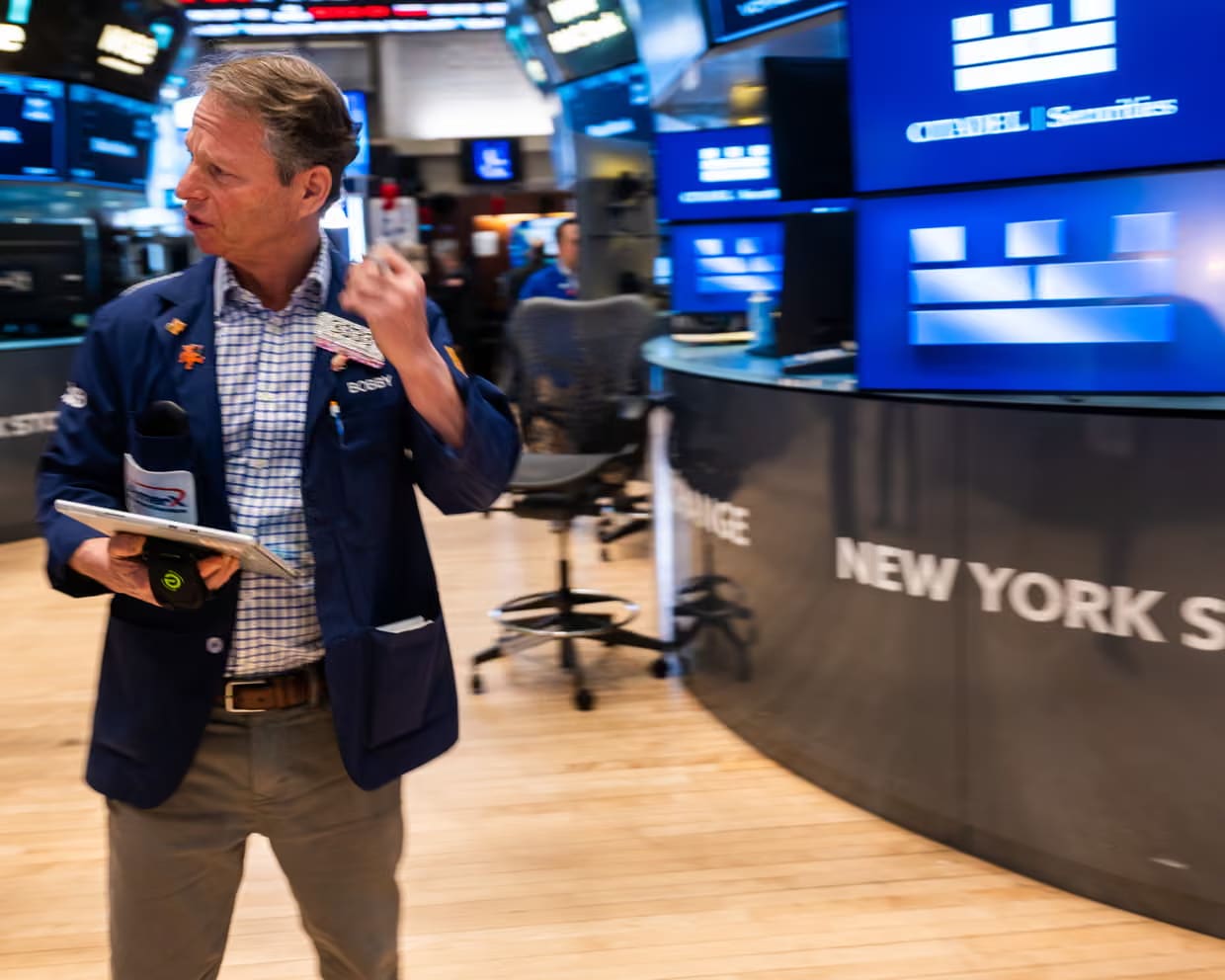 AI Market Panic or Productivity Boom? Investors Debate the Real Impact of Artificial Intelligence