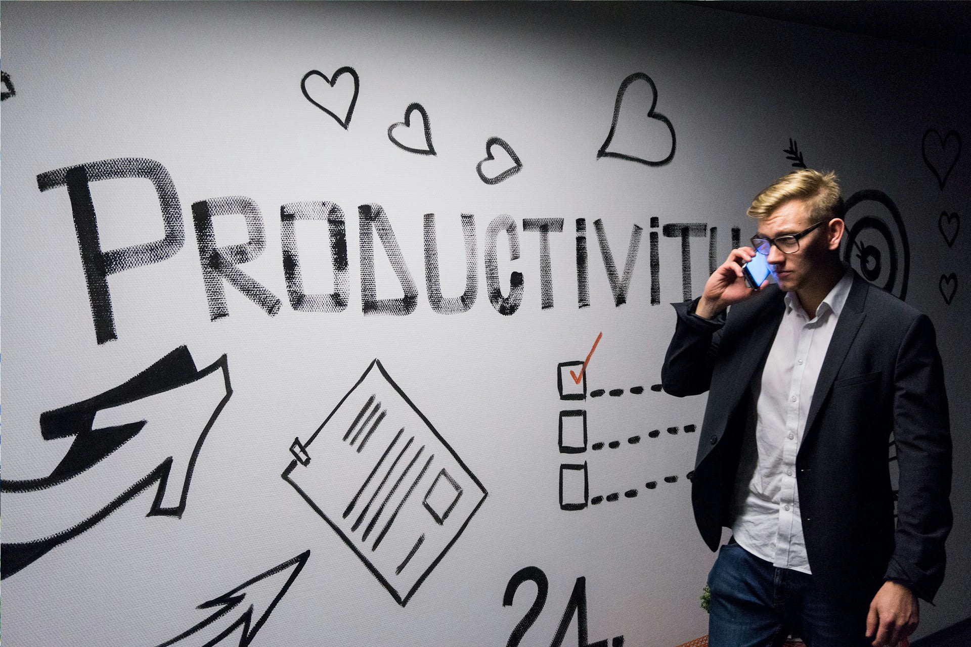 Productive Hacks for Employees in AI Trend 2026