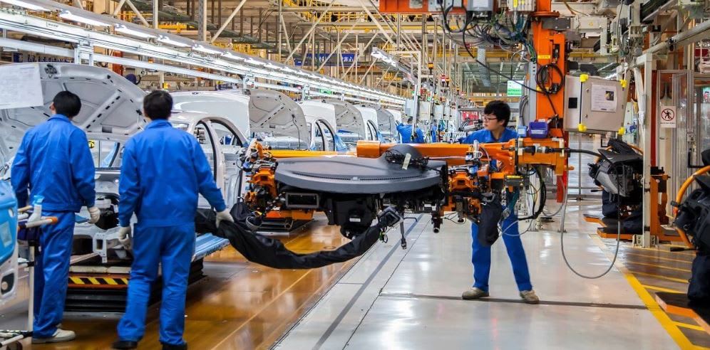 China Tightens Vehicle Safety Oversight as AI Accelerates Car Development