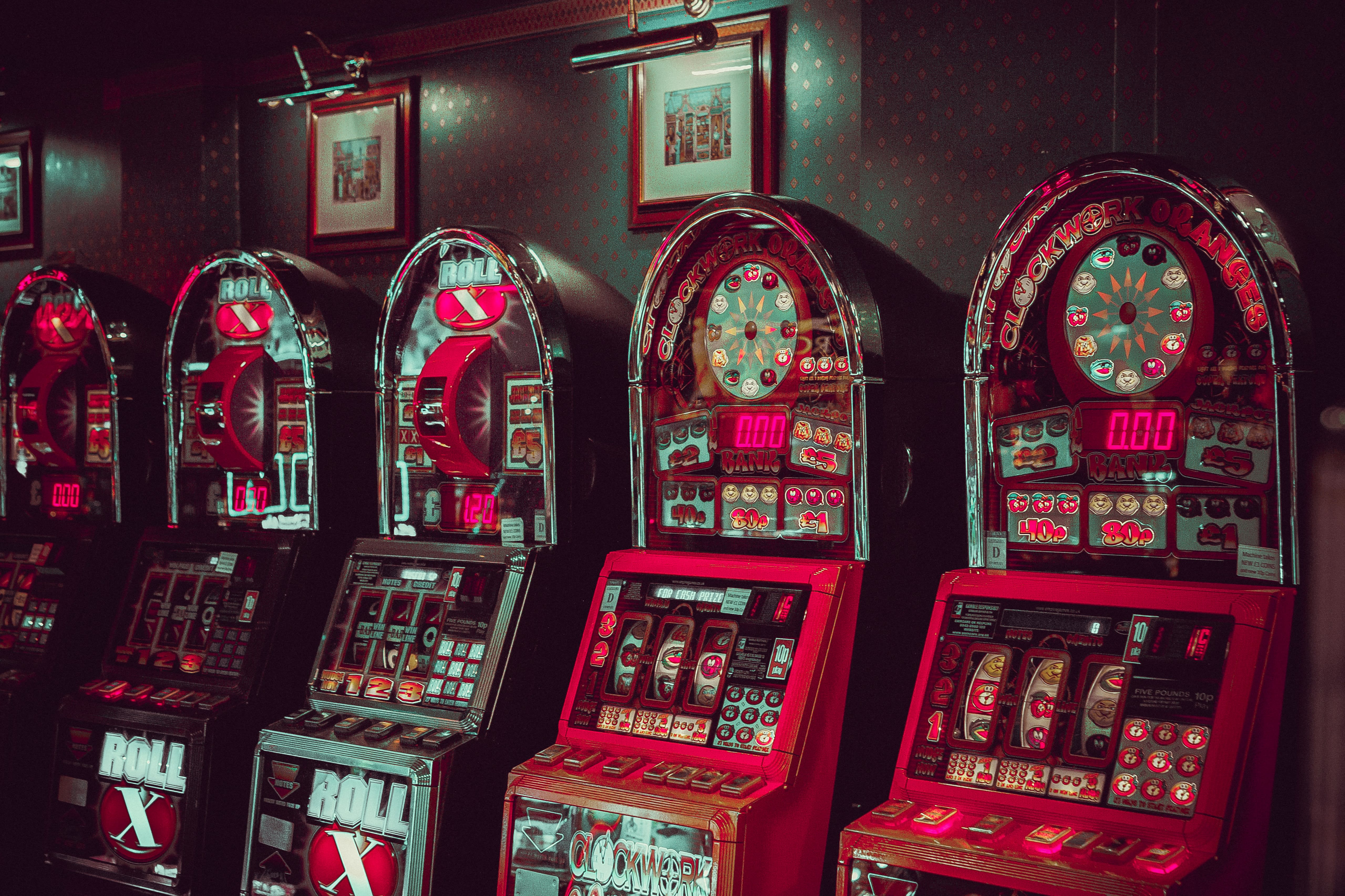 Online Slots VS Other Casino Games: Which is Better?