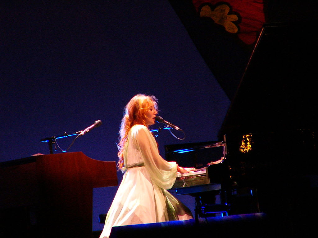 10 Best Tori Amos Songs Beat