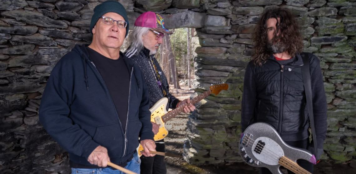 Dinosaur Jr. Extends There Near Tour Into 2027
