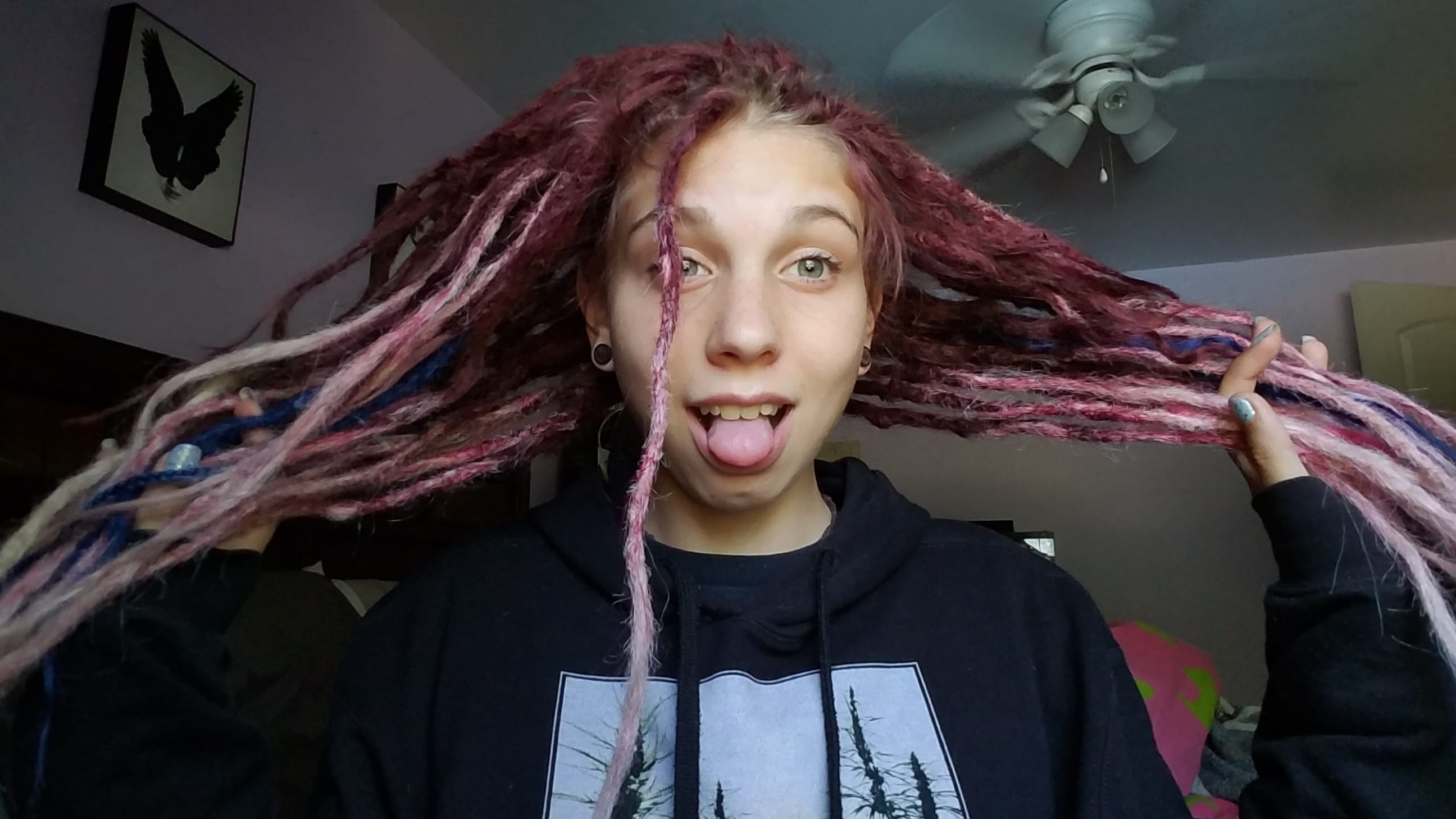 how-to-install-synthetic-extensions-for-dreadlocks-blush