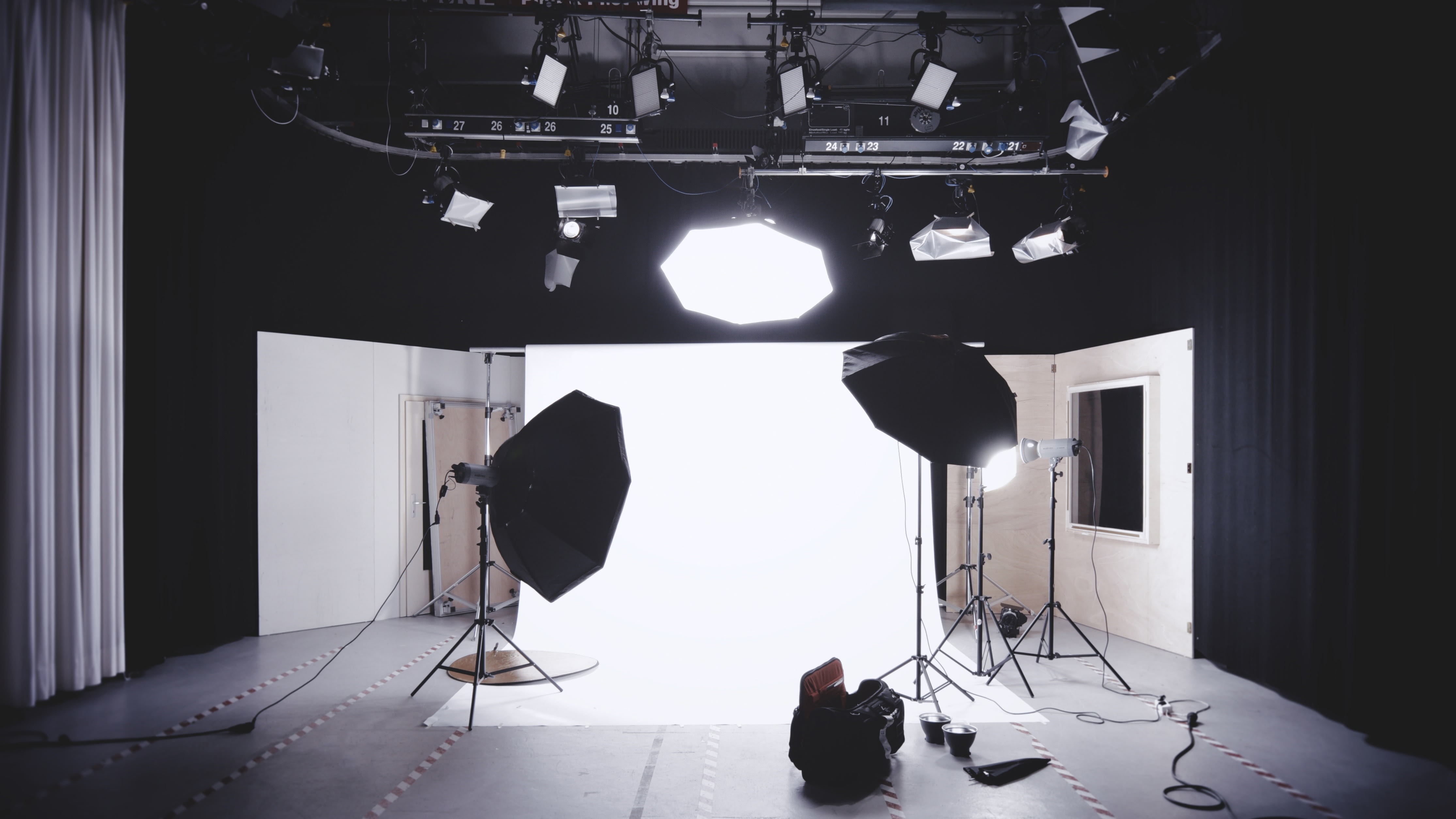 How to Set Up Your Own Photo Studio