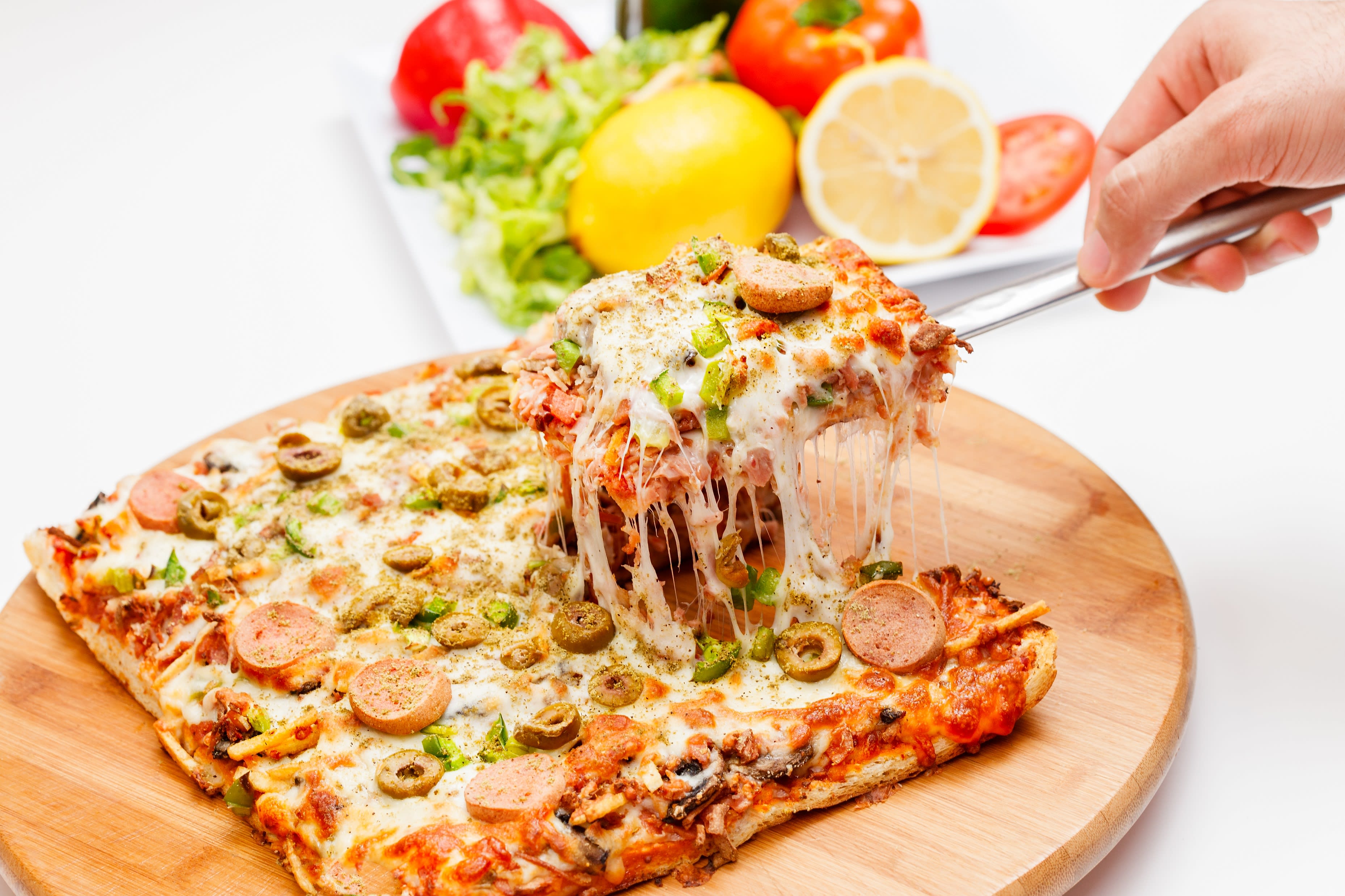 The 7 Best Chicken Pizza in Toronto Feast