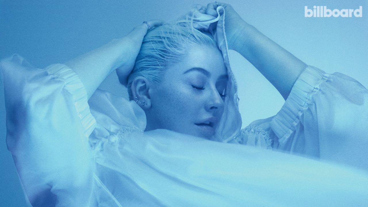 Christina Aguilera Soyulmuş png | Klipartz christina aguilera soyulmuş albüm indir.
