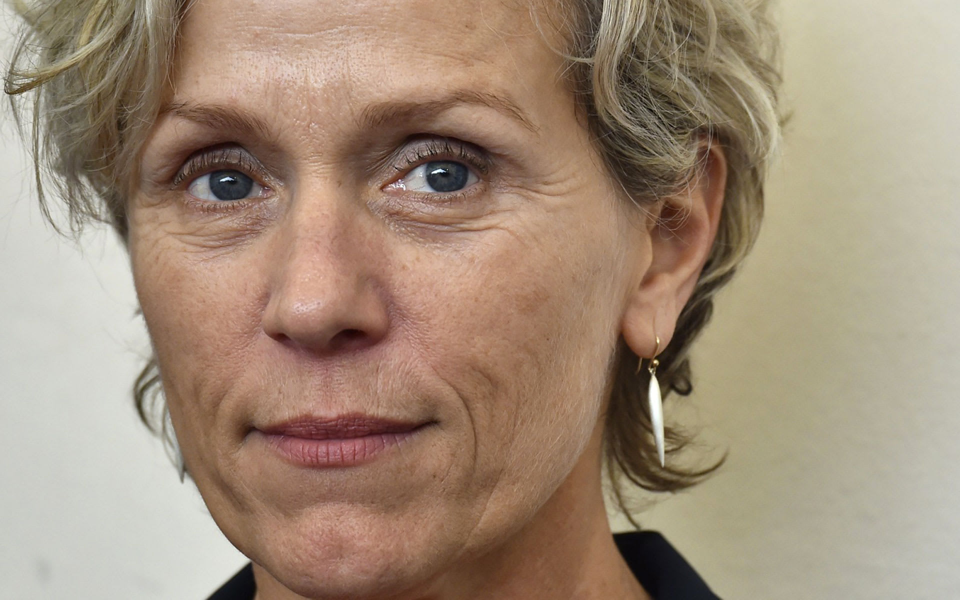 Famous Celebrities Who Smoke Weed A smoker and is proud of it too. famous celebrities who smoke weed