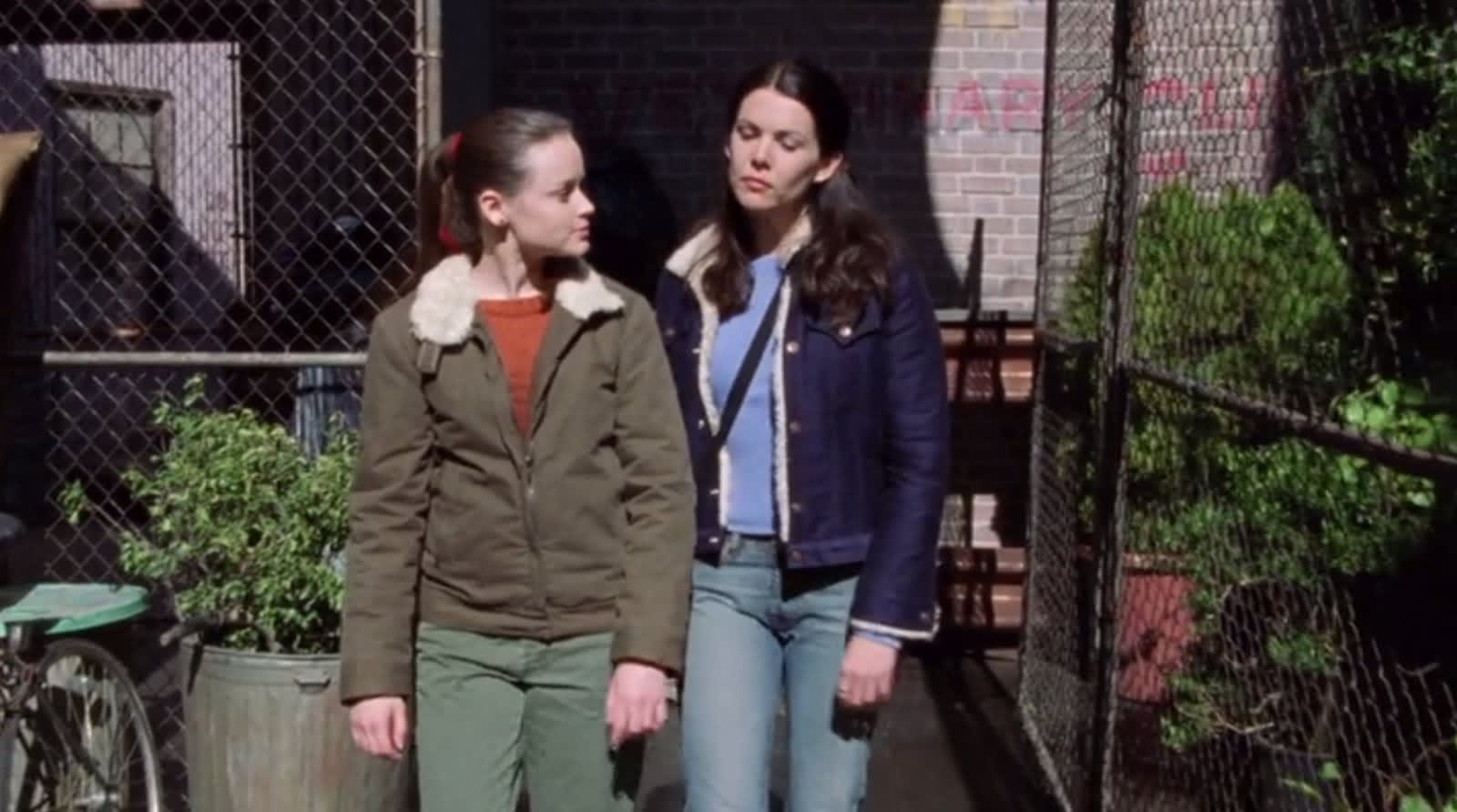 Now We Are Breaking Up Ep 3 Stopping By Stars Hollow: A Critic’s First Watch of 'Gilmore Girls