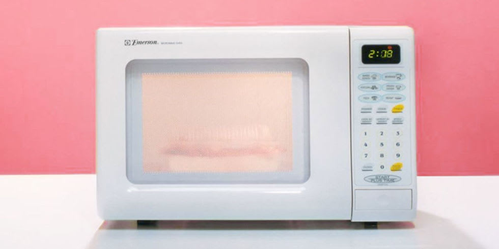 how to clean a microwave with a sponge