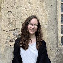 Julia McGrath, LMFT (she/her)