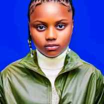 Pretty authoress 🌀