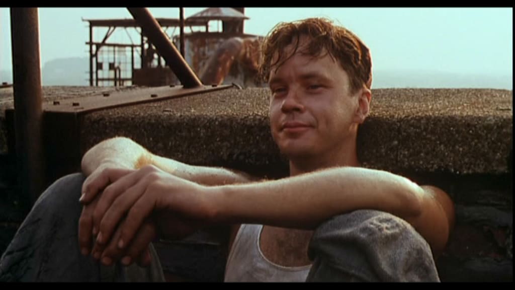 Anatomy of a Scene - Suds on the Roof | Geeks