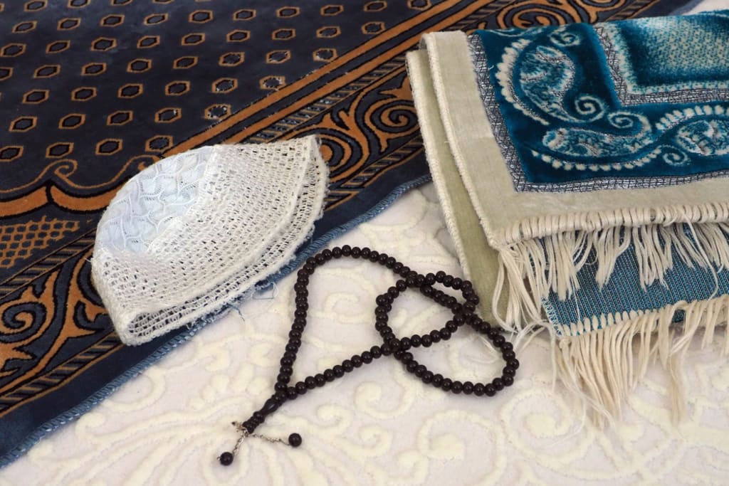 Purchase A Quality Ottoman Prayer Mat | Journal