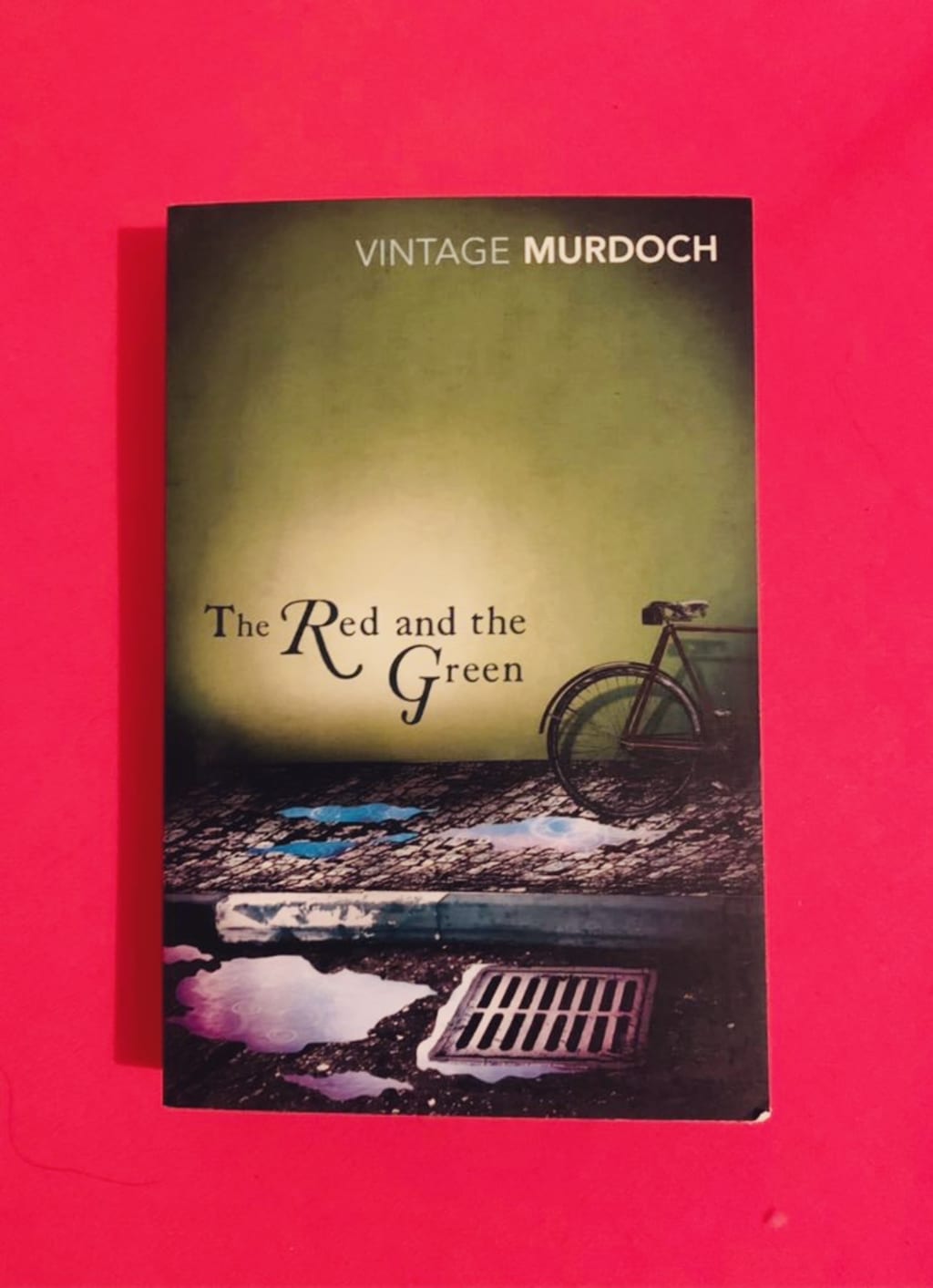 kold dræbe lejlighed Book Review: "The Red and the Green" by Iris Murdoch | Geeks