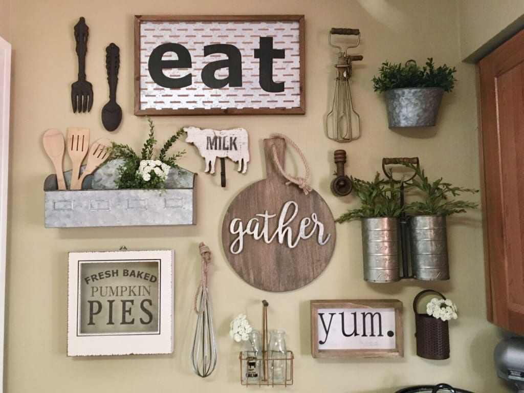 34 Essential Farmhouse Kitchen Wall Décor Ideas