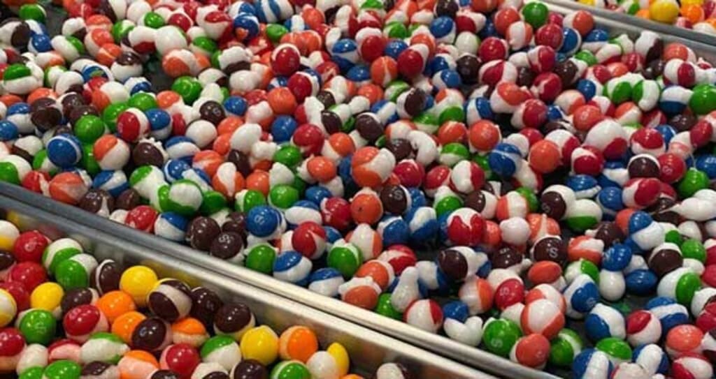 How does a freeze dryer make candy crunchy? #candeeze #freezedriedcand, freeze  dry machine