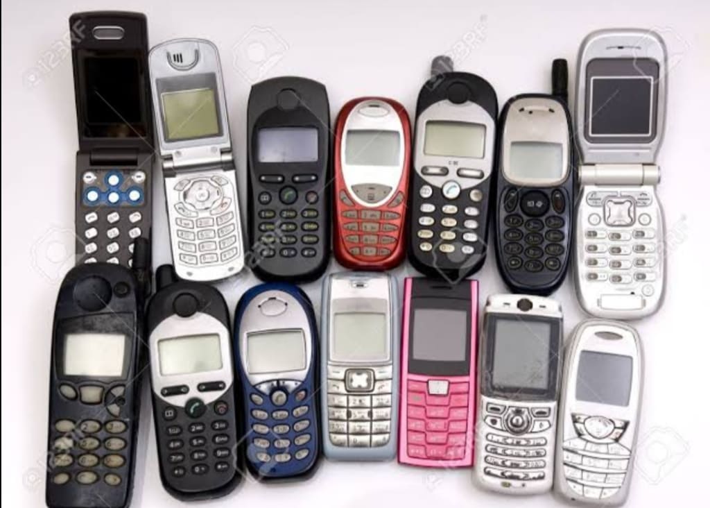 Classic Cell Phone Nostalgia: Why I Miss My Old Phones