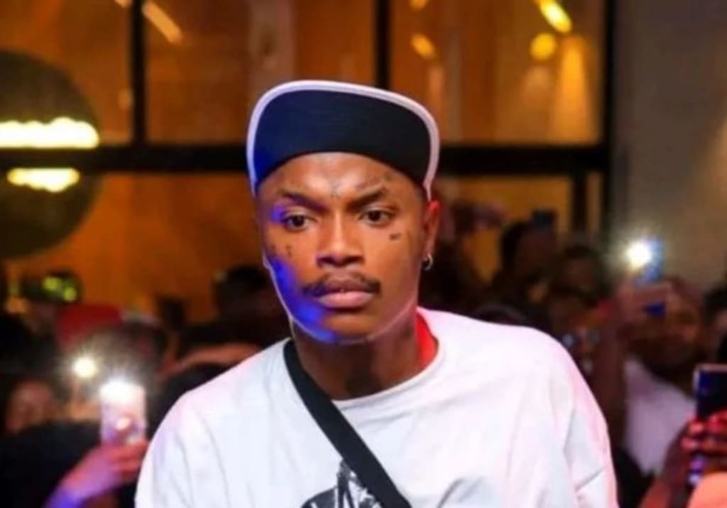 Shebeshxt apologises after swearing at his fan in a show (Video) | 01