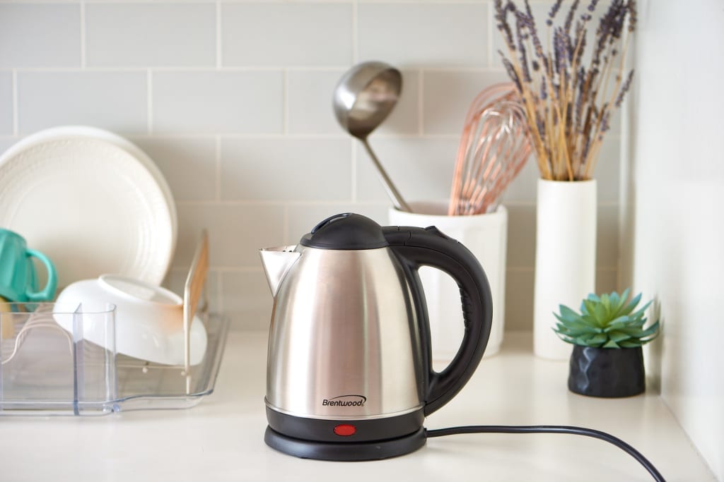 Proctor-Silex Black Glass/Plastic 1.7 L Electric Tea Kettle