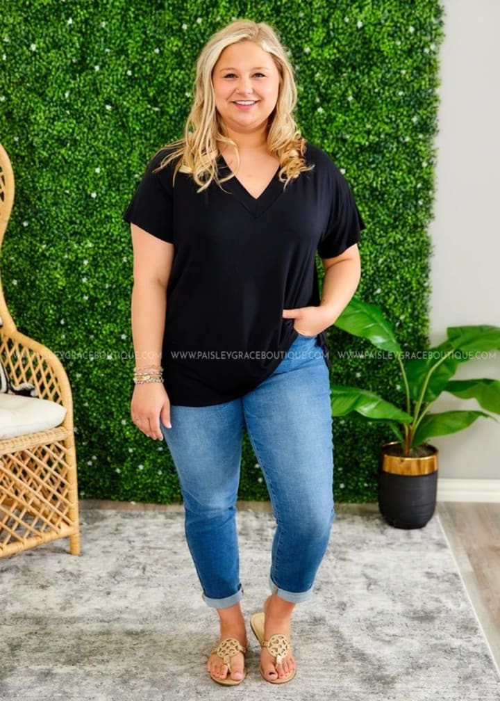 Plus-size outfit ideas for a brunch date