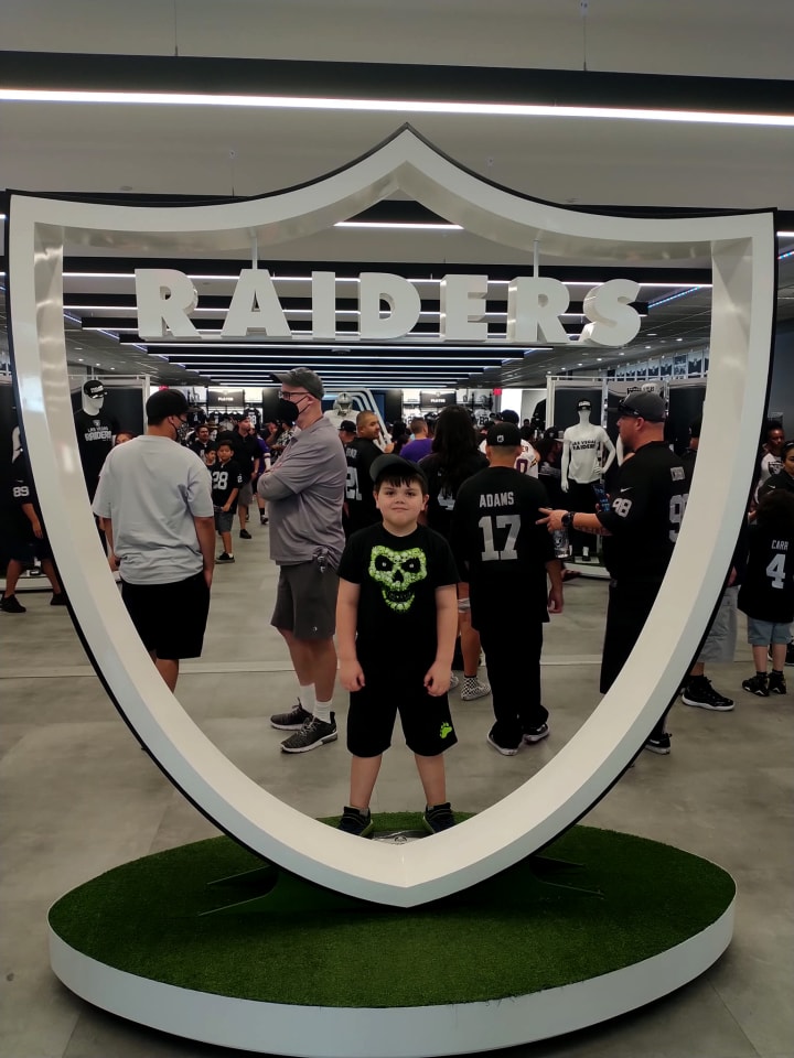 las vegas raiders team store