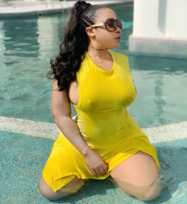 Fans Drag Moyo Lawal For Flaunting Backside In See-Through Yoga Pant -  Gistmania