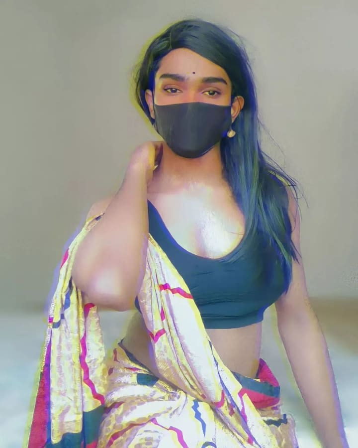 Stol ostida u boshqa xotinini ushlaydi (porno) Ajoyib anal hd