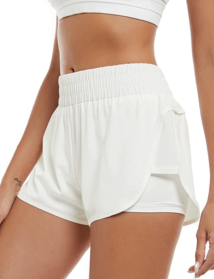 Stylish and Functional Workout Shorts with Pockets