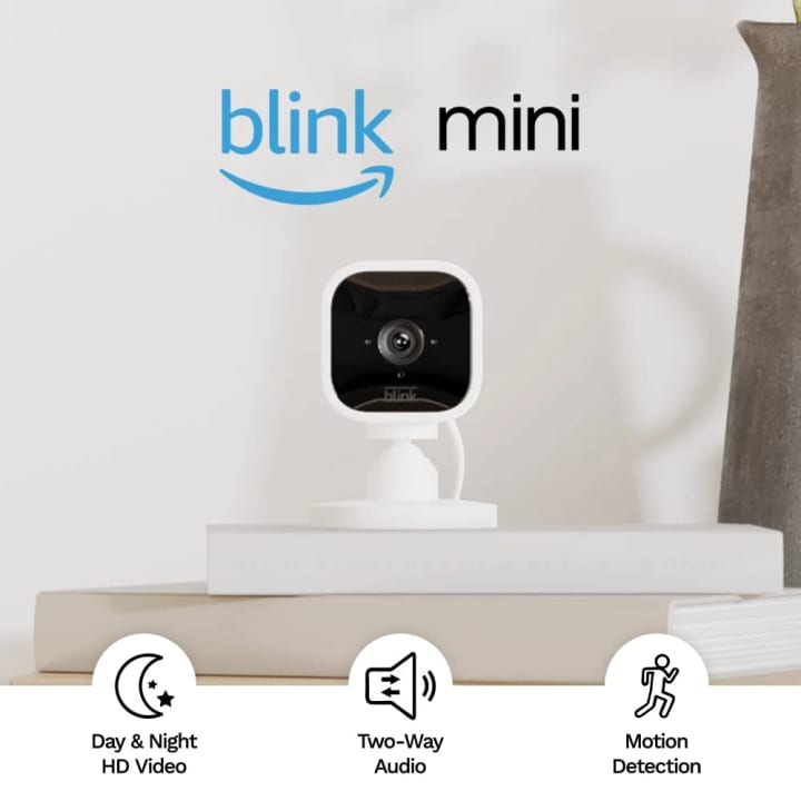 Blink Mini Pan-Tilt Camera  Rotating indoor plug-in smart