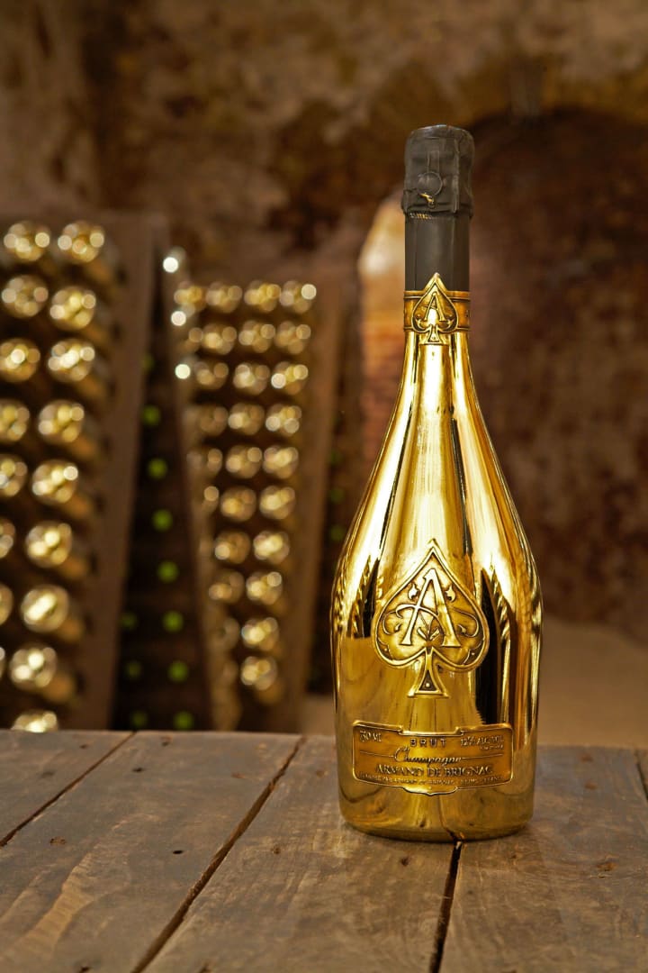 Blog - Top 10 Most Expensive Luxurious Drinks In The World - Luxurious  Drinks B.V.