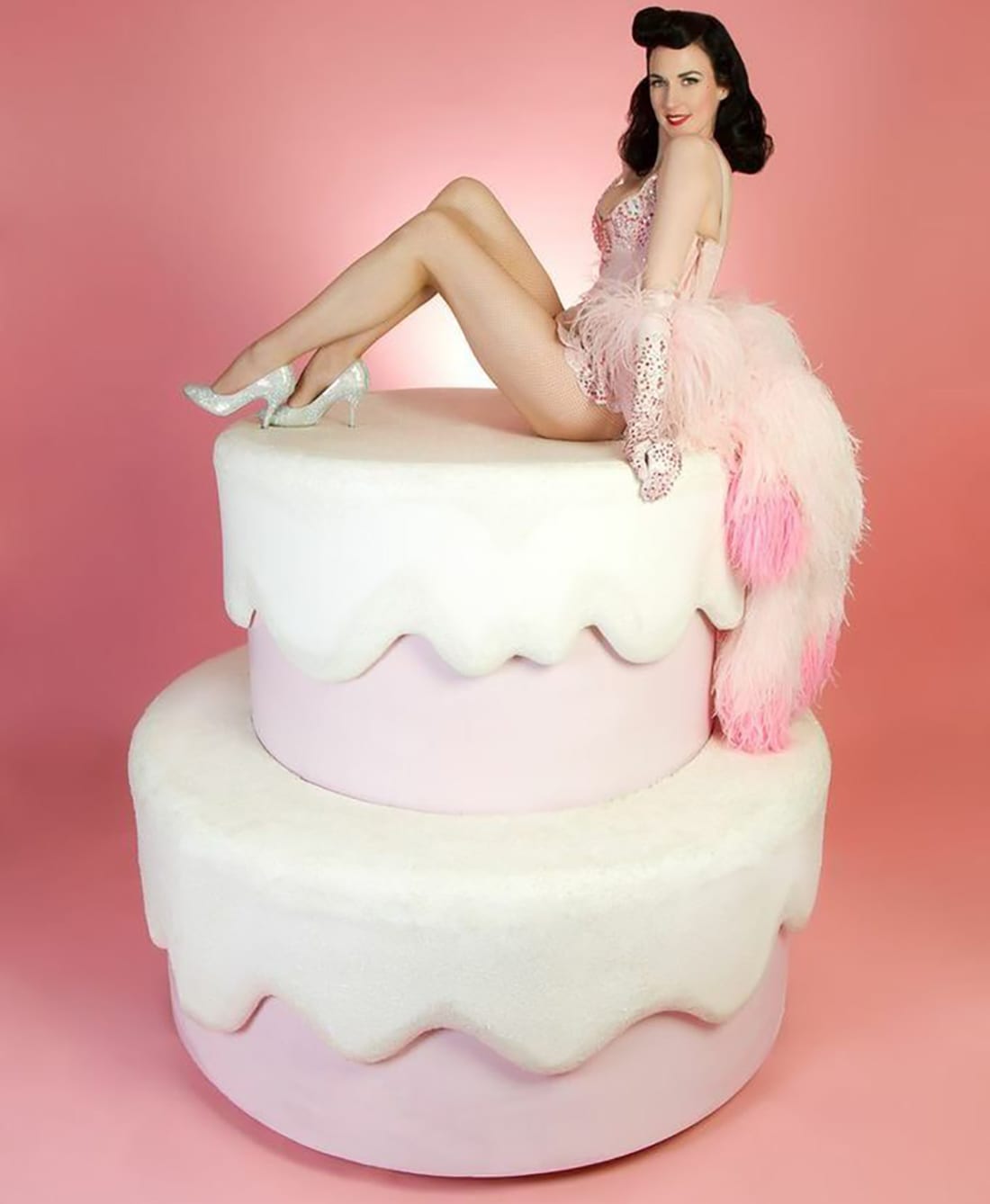 Woman naked surprise cake 7