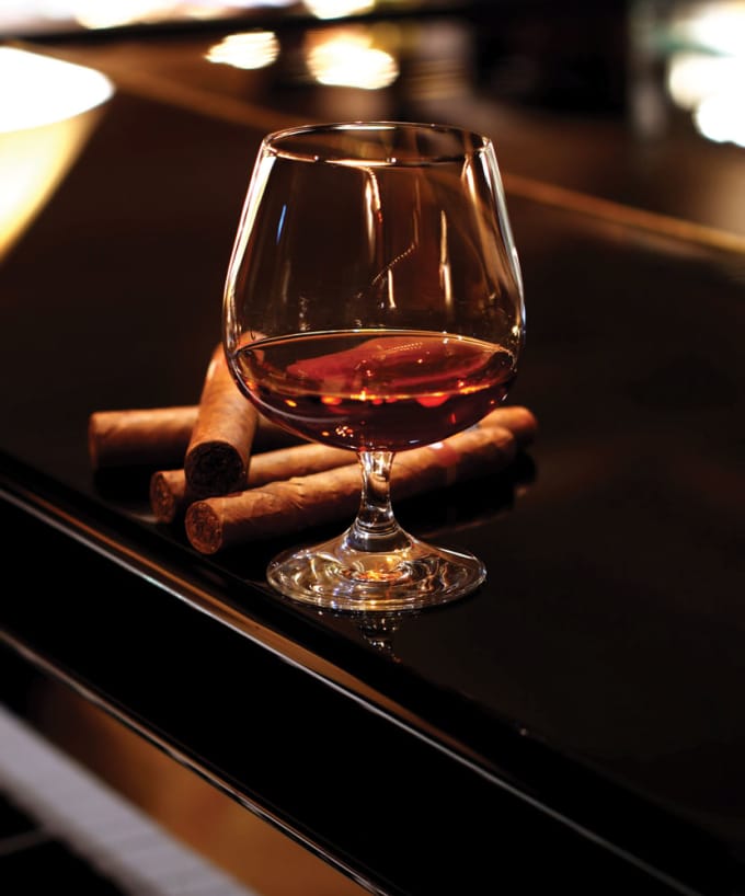 Best Cognac and Cigar Pairings to Enjoy Proof