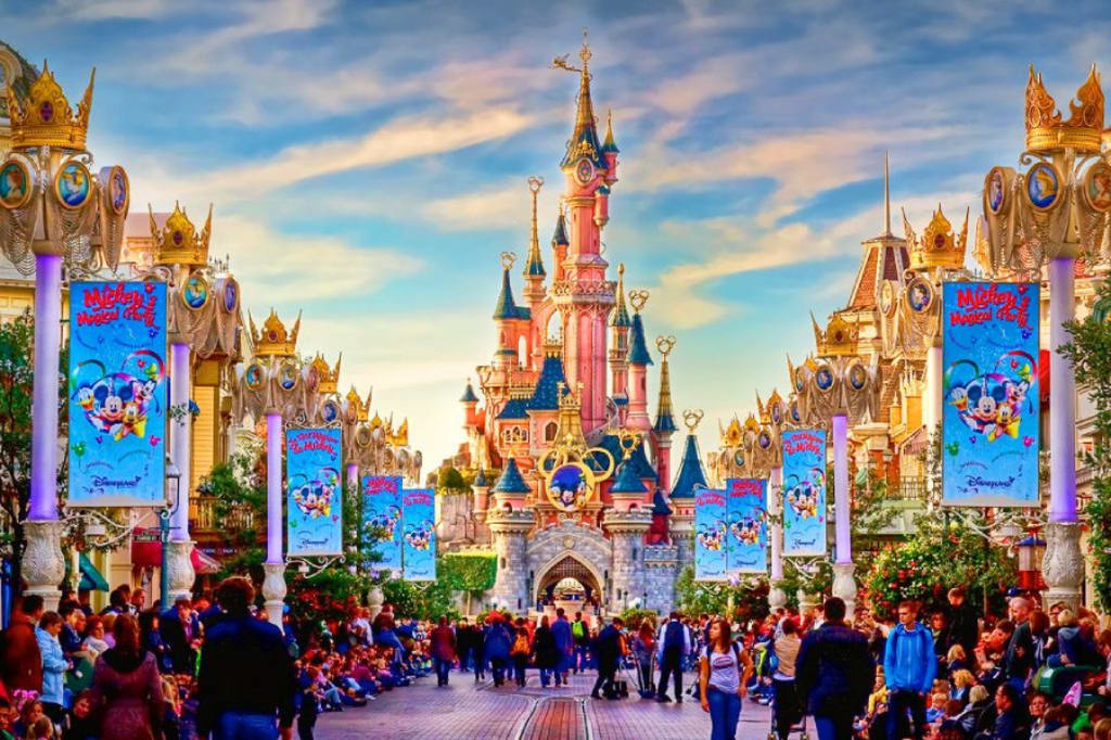 Things to know about Disneyland Paris Holidays Journal